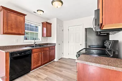 904 Broadmore Drive, Fayetteville, NC 28314 - Photo 9