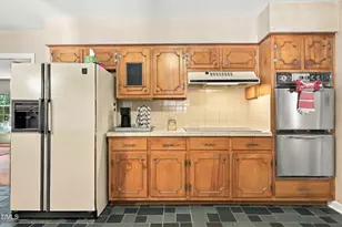932 Lystra Ln, Chapel Hill, NC 27517 - Photo 15