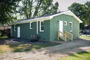 256 W Lillington St, Angier, NC 27501 - Photo 5
