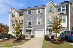 524 Autumn Cure Ct, Fuquay-Varina, NC 27526 - Photo 1