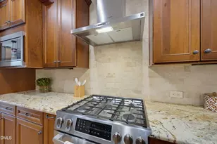 154 Moss Creek Pl, Fuquay Varina, NC 27526 - Photo 9