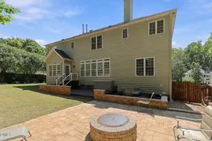 100 Hemingford Grey Ct, Cary, NC 27518 - Photo 9