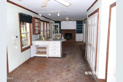 910 Parham Street, Henderson, NC 27536 - Photo 5