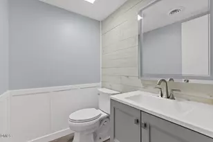 500 Umstead Dr, Chapel Hill, NC 27516 - Photo 11