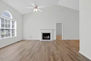 433 Haybale Ct, Fuquay-Varina, NC 27526 - Photo 5