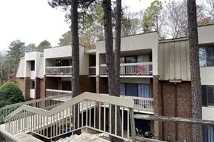 500 Umstead Dr, Chapel Hill, NC 27516 - Photo 1
