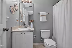 2425 Bay Harbor Dr, Raleigh, NC 27604 - Photo 27