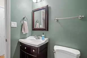 6424 Meadow View Dr, Raleigh, NC 27609 - Photo 15