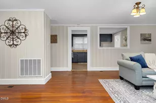 1009 Walnut St W, Wilson, NC 27893 - Photo 7