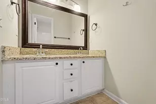 2416 Kingsboro Rd, Raleigh, NC 27610 - Photo 13