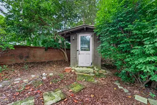 2625 Dover Rd, Raleigh, NC 27608 - Photo 49