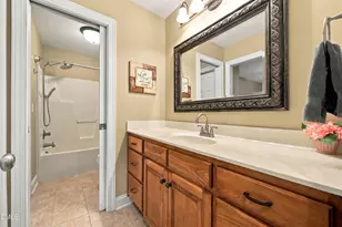 35 Broomhill Ct, Clayton, NC 27527 - Photo 23