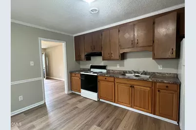 505 E Elizabeth Street, Selma, NC 27576 - Photo 5