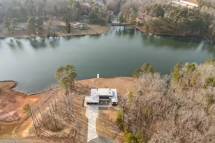 704 Russell St, Sanford, NC 27330 - Photo 5