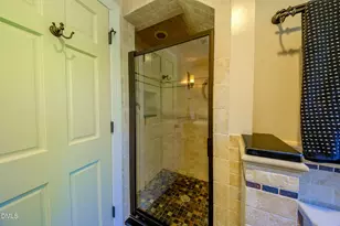 2140 N Lakeshore Dr, Chapel Hill, NC 27514 - Photo 51