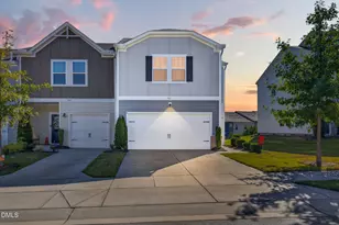 911 Field Ivy Dr, Fuquay-Varina, NC 27526 - Photo 1