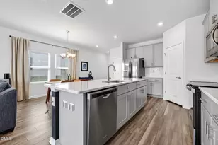 911 Field Ivy Dr, Fuquay-Varina, NC 27526 - Photo 13