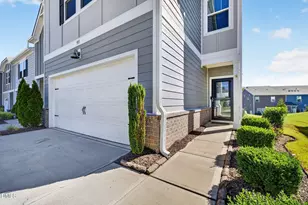 911 Field Ivy Dr, Fuquay-Varina, NC 27526 - Photo 5