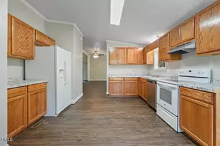 862 Maynard Lake Rd, Erwin, NC 28339 - Photo 5