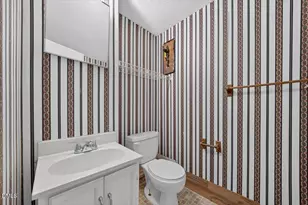 1912 Fox Sterling Dr, Raleigh, NC 27606 - Photo 27
