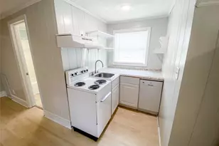 209 1/2 W 16th St, Lumberton, NC 28358 - Photo 5