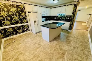 616 Amberdale Cir W, Lumberton, NC 28358 - Photo 9