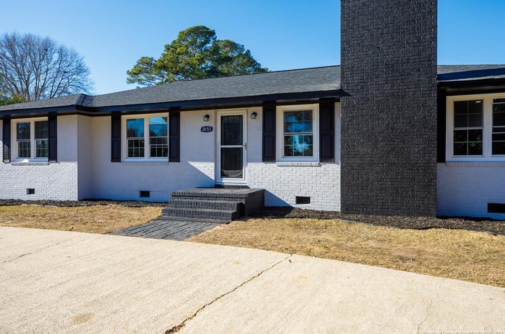 3651 Dunn Rd, Fayetteville NC  28312-8896 exterior