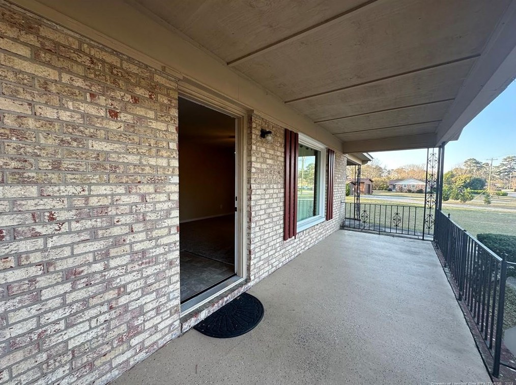 7355 Hyannis Dr, Fayetteville NC  28304-4600 exterior
