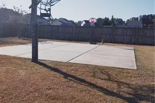 6605 StillWood Dr, Hope Mills, NC 28348 - Photo 3