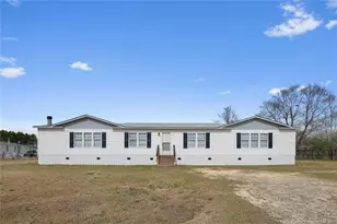 25 Remines Ct, Parkton, NC 28371 - Photo 1