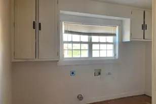 1002 Iona St, Fairmont, NC 28340 - Photo 5