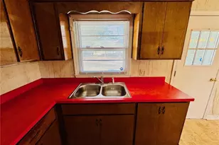 803 Floyd St, Fairmont, NC 28340 - Photo 15