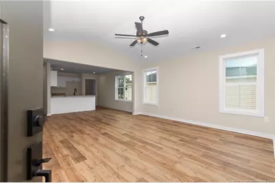 221 E Washington Street, Coats, NC 27521 - Photo 5