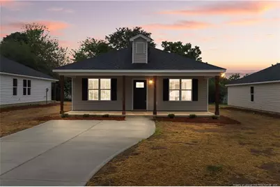 221 E Washington Street, Coats, NC 27521 - Photo 3