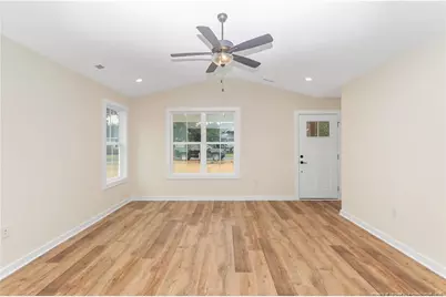 221 E Washington Street, Coats, NC 27521 - Photo 7