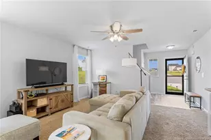 905 Sapphire Stone Ln, Hope Mills, NC 28348 - Photo 5