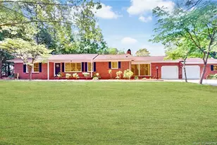 2105 W Broad St, Elizabethtown, NC 28337 - Photo 1