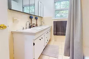 2105 W Broad St, Elizabethtown, NC 28337 - Photo 19