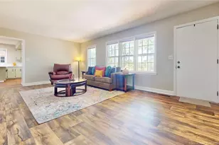 2105 W Broad St, Elizabethtown, NC 28337 - Photo 5