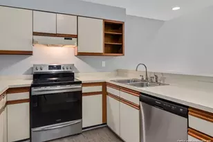 525 Cypress Trace Dr, Fayetteville, NC 28314 - Photo 7