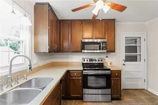 304 Westfield Dr, Dunn, NC 28334 - Photo 3