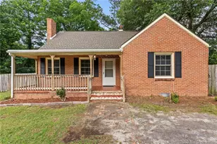 212 N Roberts St, Raeford, NC 28376 - Photo 5