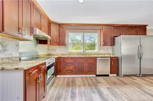 406 W 34th St, Lumberton, NC 28358 - Photo 11