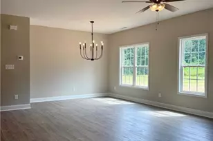 604 Cypress St, Roseboro, NC 28382 - Photo 5