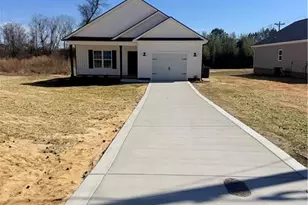 604 Cypress St, Roseboro, NC 28382 - Photo 1