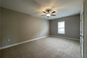 240 Gallery Dr, Spring Lake, NC 28390 - Photo 5