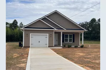 602 Cypress Street, Roseboro, NC 28382 - Photo 1