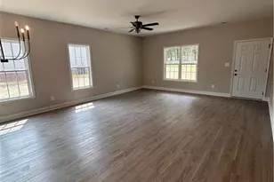 602 Cypress St, Roseboro, NC 28382 - Photo 3