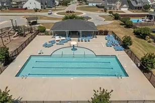 1413 Amen Ct, Hope Mills, NC 28348 - Photo 3