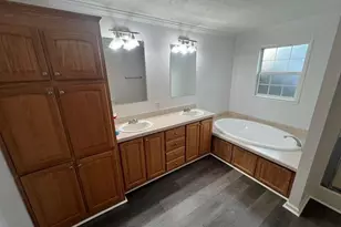 451 E McRainey Rd, Saint Pauls, NC 28384 - Photo 9